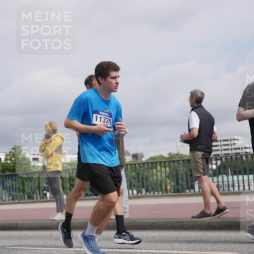 29.06.2025 - hella hamburg halbmarathon Luisa Fischer http://msf.ph/oto/8506492 29.06.2025 10:19:53 Kennedybrücke 11335, 1857, 1117, 1240, 1602, 1825, 3088, 3450, 5037, 6948, 7257, 7360, 7376, 7928, 8513, 8619, 9208, 9675, 10165, 10314, 10317, 10320, 10391 meine-sportfotos.de