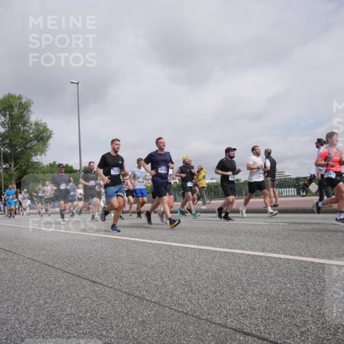 29.06.2025 - hella hamburg halbmarathon Luisa Fischer http://msf.ph/oto/8506529 29.06.2025 10:19:58 Kennedybrücke 7376, 10165, 1867, 1240, 1117, 1240, 3450, 3622, 5037, 6488, 6941, 6948, 7257, 7345, 7360, 7376, 8513, 9208, 9675, 10165, 10314, 10317, 10320, 10391 meine-sportfotos.de