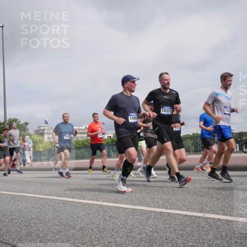 29.06.2025 - hella hamburg halbmarathon Luisa Fischer http://msf.ph/oto/8506544 29.06.2025 10:19:59 Kennedybrücke 1336, 1538, 5031, 1660, 10317, 34, 1032, 1117, 1240, 3450, 3622, 5037, 6488, 6941, 6948, 7257, 7345, 7360, 7376, 8513, 9675, 10165, 10314, 10317, 10320 meine-sportfotos.de