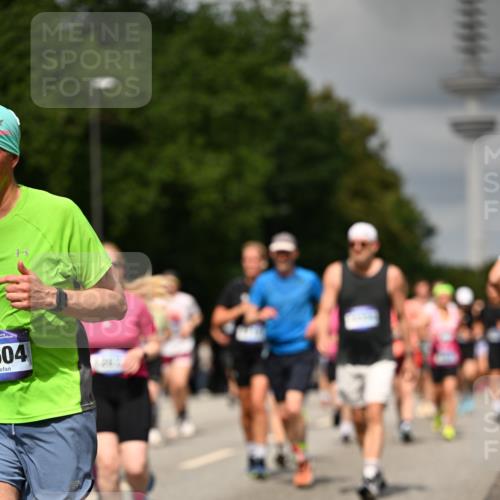 29.06.2025 - hella hamburg halbmarathon Dr. Thomas Lammeyer http://msf.ph/oto/8506611 29.06.2025 10:27:54 Kennedybrücke 1003, 1048, 1382, 2125, 2925, 3034, 3285, 3457, 4464, 4684, 5343, 5406, 6502, 7021, 7029, 7820, 8181, 8716, 9877, 10649 meine-sportfotos.de