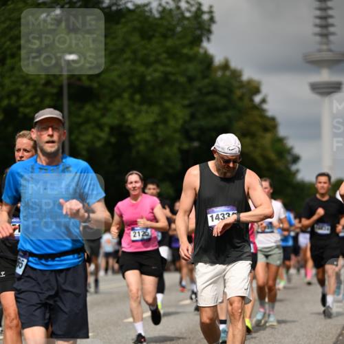29.06.2025 - hella hamburg halbmarathon Dr. Thomas Lammeyer http://msf.ph/oto/8506686 29.06.2025 10:27:57 Kennedybrücke 1003, 1048, 1382, 2125, 3034, 3285, 3457, 4464, 4684, 5343, 5406, 6502, 7021, 7029, 7820, 8181, 8716, 9217, 9877, 10649 meine-sportfotos.de
