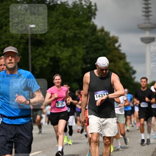 29.06.2025 - hella hamburg halbmarathon Dr. Thomas Lammeyer http://msf.ph/oto/8506696 29.06.2025 10:27:57 Kennedybrücke 1003, 1048, 1382, 2125, 3034, 3285, 3457, 4464, 4684, 5343, 5406, 6502, 7021, 7029, 7820, 8181, 8716, 9217, 9877, 10649 meine-sportfotos.de