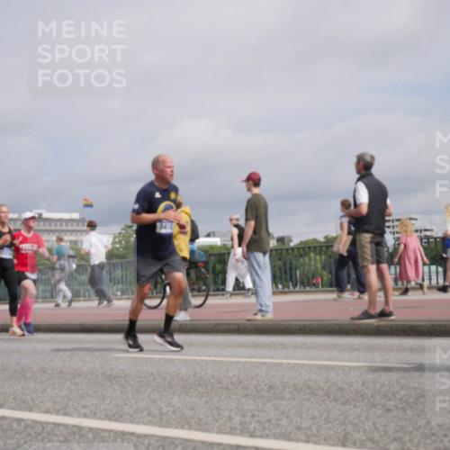 29.06.2025 - hella hamburg halbmarathon Luisa Fischer http://msf.ph/oto/8506708 29.06.2025 10:20:14 Kennedybrücke 1137, 1403, 2225, 2860, 2908, 5390, 5995, 6126, 6128, 6522, 7114, 7115, 8253, 8558, 8895, 9259, 9647, 10377, 10592, 10735 meine-sportfotos.de