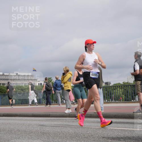 29.06.2025 - hella hamburg halbmarathon Luisa Fischer http://msf.ph/oto/8506751 29.06.2025 10:20:19 Kennedybrücke 1137, 8895, 18108, 1083, 1137, 2225, 2860, 2908, 3210, 5390, 5995, 6126, 6128, 6520, 6522, 6786, 7115, 7291, 8253, 8309, 8558, 8895, 9259, 9647, 10592 meine-sportfotos.de