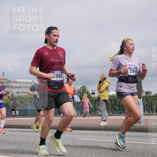 29.06.2025 - hella hamburg halbmarathon Luisa Fischer http://msf.ph/oto/8506760 29.06.2025 10:20:20 Kennedybrücke 15293, 154, 30, 2908, 995, 1083, 1137, 2225, 2860, 2908, 3210, 3466, 5995, 6126, 6128, 6520, 6522, 6786, 7291, 8253, 8309, 8558, 8895, 9259, 9647, 10592 meine-sportfotos.de
