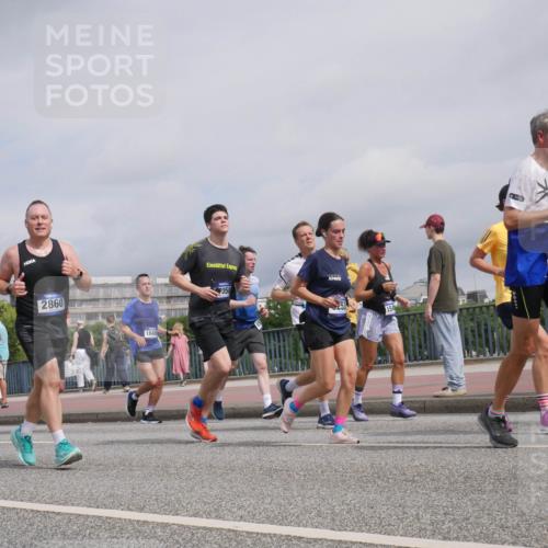 29.06.2025 - hella hamburg halbmarathon Luisa Fischer http://msf.ph/oto/8506794 29.06.2025 10:20:24 Kennedybrücke 16704, 2860, 1846, 7058, 253, 154, 2225, 1083, 1137, 2225, 2860, 3210, 3464, 3466, 3802, 3803, 5929, 6520, 6786, 7291, 7945, 8253, 8309, 8558, 9647 meine-sportfotos.de