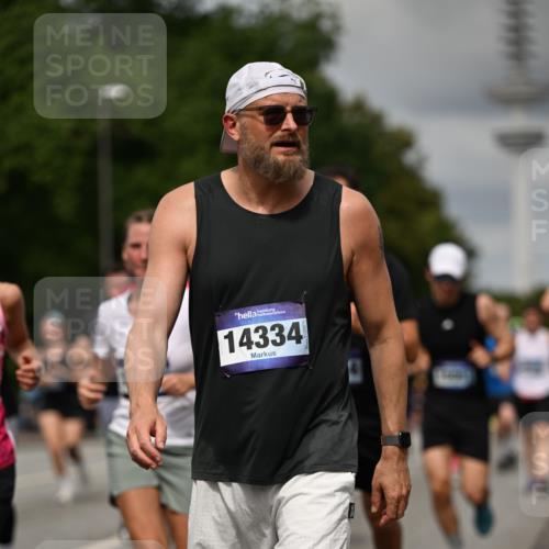 29.06.2025 - hella hamburg halbmarathon Dr. Thomas Lammeyer http://msf.ph/oto/8506797 29.06.2025 10:28:01 Kennedybrücke 1003, 1048, 1382, 2125, 3034, 3285, 3457, 4464, 4684, 5406, 6502, 7021, 7029, 7820, 8181, 8716, 9217, 9877, 10649 meine-sportfotos.de