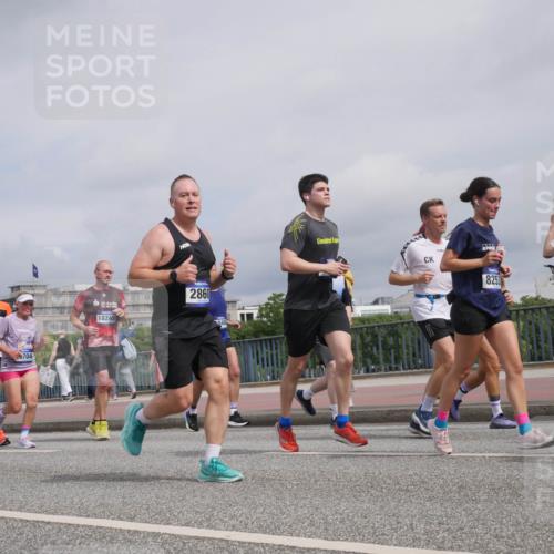 29.06.2025 - hella hamburg halbmarathon Luisa Fischer http://msf.ph/oto/8506799 29.06.2025 10:20:24 Kennedybrücke 544, 7291, 704, 25, 18245, 2860, 8469, 8253, 1083, 1137, 2225, 2860, 3210, 3464, 3466, 3802, 3803, 5929, 6520, 6786, 7291, 7945, 8253, 8309, 8558, 9647 meine-sportfotos.de