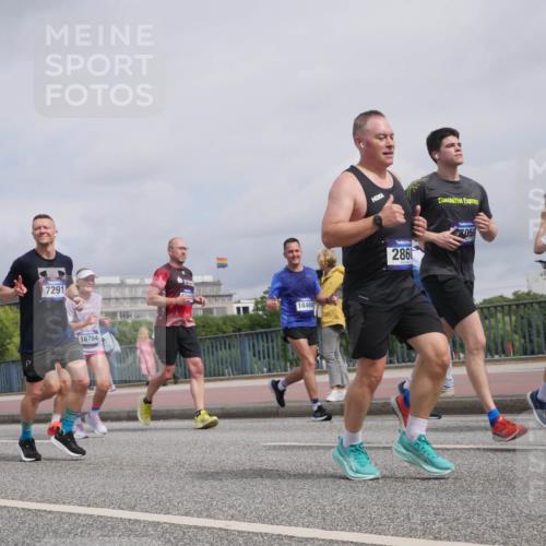 29.06.2025 - hella hamburg halbmarathon Luisa Fischer http://msf.ph/oto/8506802 29.06.2025 10:20:25 Kennedybrücke 18344, 7291, 16704, 18469, 2860, 058, 1083, 2225, 2860, 3210, 3464, 3466, 3802, 3803, 5929, 5930, 6520, 6786, 7291, 7945, 8210, 8253, 8309, 8558, 9647, 10620 meine-sportfotos.de