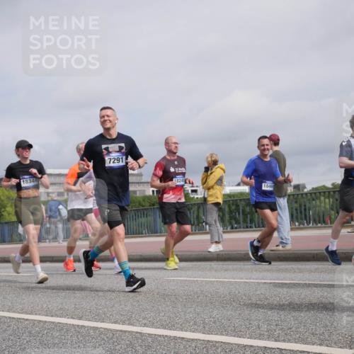 29.06.2025 - hella hamburg halbmarathon Luisa Fischer http://msf.ph/oto/8506805 29.06.2025 10:20:25 Kennedybrücke 8, 7291, 25, 18245, 1083, 2225, 2860, 3210, 3464, 3466, 3802, 3803, 5929, 5930, 6520, 6786, 7291, 7945, 8210, 8253, 8309, 8558, 9647, 10620 meine-sportfotos.de