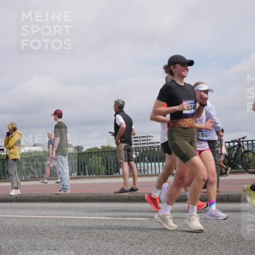 29.06.2025 - hella hamburg halbmarathon Luisa Fischer http://msf.ph/oto/8506821 29.06.2025 10:20:27 Kennedybrücke 8344, 16704, 25, 15, 20, 18245, 1083, 2225, 2860, 3210, 3464, 3466, 3802, 3803, 4852, 5929, 5930, 6352, 6520, 6786, 7291, 7945, 8210, 8253, 8309, 8433, 9647, 9848, 10460, 10620 meine-sportfotos.de