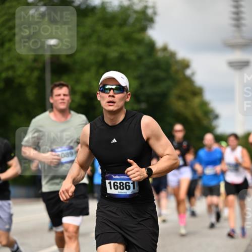 29.06.2025 - hella hamburg halbmarathon Dr. Thomas Lammeyer http://msf.ph/oto/8506862 29.06.2025 10:28:03 Kennedybrücke 1003, 1048, 1382, 1444, 2125, 2489, 3034, 3285, 3457, 4464, 4684, 5406, 6502, 7021, 7029, 7820, 8031, 8181, 8716, 9217, 9877, 10649 meine-sportfotos.de
