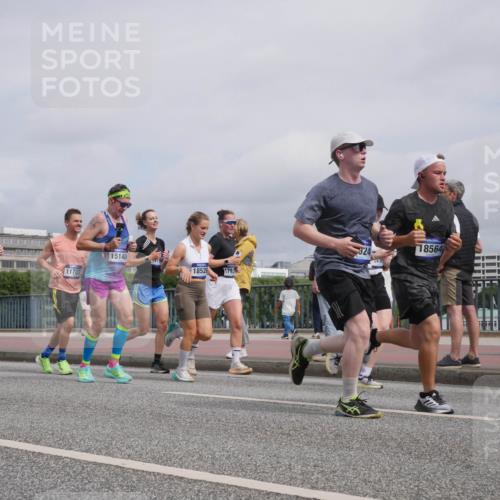 29.06.2025 - hella hamburg halbmarathon Luisa Fischer http://msf.ph/oto/8506865 29.06.2025 10:20:32 Kennedybrücke 8210, 11707, 15140, 1479, 18526, 1792, 024, 74155, 18564, 1156, 1795, 3464, 3466, 3802, 3803, 4852, 5929, 5930, 6352, 6786, 7011, 7945, 8210, 8433, 9400, 9848, 10460, 10620 meine-sportfotos.de