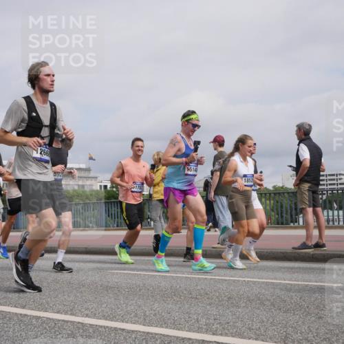 29.06.2025 - hella hamburg halbmarathon Luisa Fischer http://msf.ph/oto/8506868 29.06.2025 10:20:33 Kennedybrücke 5930, 2668, 5929, 1707, 15140, 18526, 1156, 1795, 2259, 3464, 3466, 3802, 3803, 4852, 5929, 5930, 6254, 6336, 6352, 7011, 7945, 8210, 8433, 9400, 9848, 10460, 10620 meine-sportfotos.de