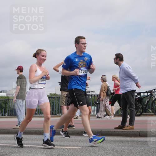 29.06.2025 - hella hamburg halbmarathon Luisa Fischer http://msf.ph/oto/8506904 29.06.2025 10:20:38 Kennedybrücke 9848, 17083, 1156, 1204, 1795, 2259, 4218, 4852, 5930, 6254, 6336, 6352, 7011, 7258, 8210, 8351, 8433, 9400, 9848, 10460, 10620 meine-sportfotos.de