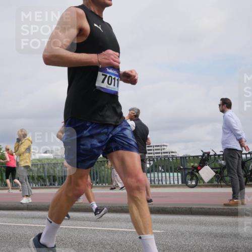 29.06.2025 - hella hamburg halbmarathon Luisa Fischer http://msf.ph/oto/8506938 29.06.2025 10:20:41 Kennedybrücke 7011, 1015, 1156, 1204, 1274, 1749, 1795, 2259, 3292, 4218, 6254, 6336, 7011, 7258, 8351, 9400, 10677 meine-sportfotos.de