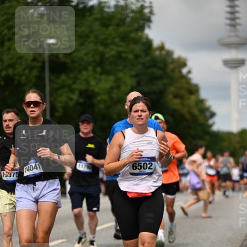 29.06.2025 - hella hamburg halbmarathon Dr. Thomas Lammeyer http://msf.ph/oto/8506986 29.06.2025 10:28:08 Kennedybrücke 1003, 1048, 1444, 2108, 2125, 2489, 3034, 3185, 3285, 3457, 4391, 4464, 4597, 4684, 5406, 6502, 7013, 7021, 7029, 7820, 8031, 8149, 8181, 8716, 9217, 9715, 10649 meine-sportfotos.de