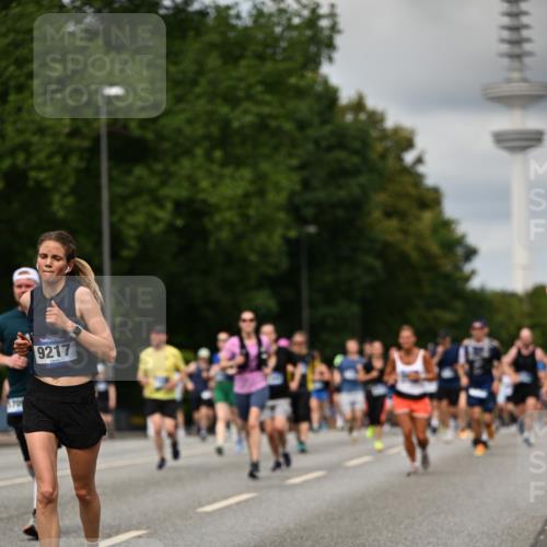 29.06.2025 - hella hamburg halbmarathon Dr. Thomas Lammeyer http://msf.ph/oto/8507067 29.06.2025 10:28:11 Kennedybrücke 1005, 1009, 1048, 1304, 1444, 2108, 2125, 2489, 3034, 3185, 3285, 3457, 4122, 4391, 4464, 4597, 4684, 5406, 5661, 6502, 7013, 7021, 7029, 7820, 8031, 8149, 8181, 8716, 9217, 9715, 10649 meine-sportfotos.de
