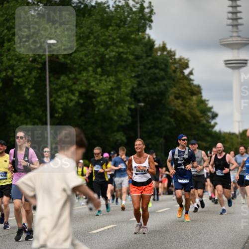 29.06.2025 - hella hamburg halbmarathon Dr. Thomas Lammeyer http://msf.ph/oto/8507127 29.06.2025 10:28:15 Kennedybrücke 1005, 1009, 1304, 1444, 2108, 2489, 2766, 3034, 3185, 3285, 4122, 4391, 4464, 4597, 4684, 5406, 5661, 6502, 7013, 7021, 7029, 8031, 8149, 8676, 9217, 9715, 10649, 11300 meine-sportfotos.de