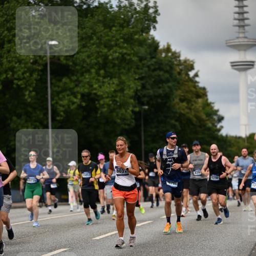 29.06.2025 - hella hamburg halbmarathon Dr. Thomas Lammeyer http://msf.ph/oto/8507142 29.06.2025 10:28:16 Kennedybrücke 1005, 1009, 1304, 1444, 2108, 2489, 2766, 3034, 3185, 3285, 4122, 4391, 4464, 4597, 4684, 5406, 5661, 6502, 7013, 7021, 8031, 8149, 8676, 9217, 9715, 10649, 11300, 11415 meine-sportfotos.de