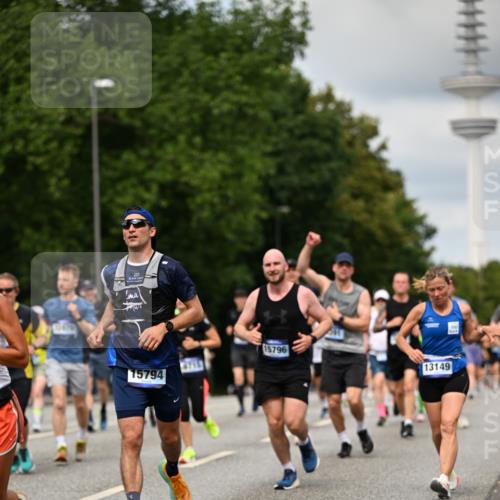 29.06.2025 - hella hamburg halbmarathon Dr. Thomas Lammeyer http://msf.ph/oto/8507184 29.06.2025 10:28:19 Kennedybrücke 1005, 1009, 1304, 1444, 2108, 2489, 2766, 3034, 3185, 3285, 3579, 4122, 4391, 4464, 4597, 4684, 5055, 5160, 5406, 5661, 6502, 7013, 8031, 8149, 8676, 8717, 9217, 9603, 9715, 11300, 11415 meine-sportfotos.de