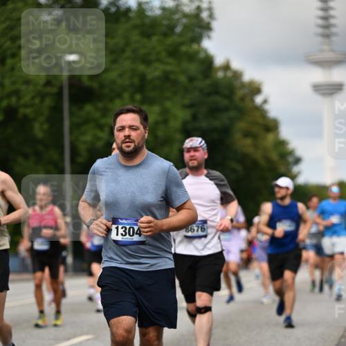 29.06.2025 - hella hamburg halbmarathon Dr. Thomas Lammeyer http://msf.ph/oto/8507324 29.06.2025 10:28:27 Kennedybrücke 1005, 1009, 1304, 1444, 1545, 2108, 2489, 2766, 3185, 3579, 4122, 4391, 4597, 4646, 4993, 5055, 5160, 5258, 5260, 5661, 7013, 8031, 8141, 8149, 8297, 8676, 8717, 9603, 9715, 11300, 11415 meine-sportfotos.de