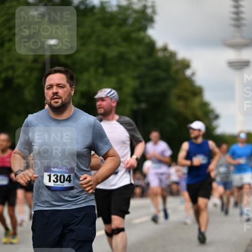 29.06.2025 - hella hamburg halbmarathon Dr. Thomas Lammeyer http://msf.ph/oto/8507336 29.06.2025 10:28:28 Kennedybrücke 1005, 1009, 1304, 1444, 1545, 2108, 2489, 2766, 3185, 3579, 4122, 4391, 4597, 4646, 4993, 5055, 5160, 5258, 5260, 5661, 7013, 8031, 8141, 8149, 8297, 8676, 8717, 9603, 9715, 11300, 11415 meine-sportfotos.de