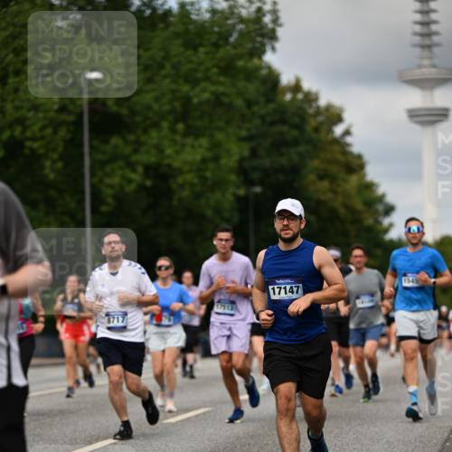 29.06.2025 - hella hamburg halbmarathon Dr. Thomas Lammeyer http://msf.ph/oto/8507371 29.06.2025 10:28:30 Kennedybrücke 1005, 1009, 1304, 1444, 1545, 2108, 2489, 2766, 3185, 3579, 4122, 4391, 4597, 4646, 4993, 5055, 5160, 5258, 5260, 5661, 7013, 8031, 8141, 8149, 8297, 8676, 8717, 9603, 9715, 11300, 11415 meine-sportfotos.de
