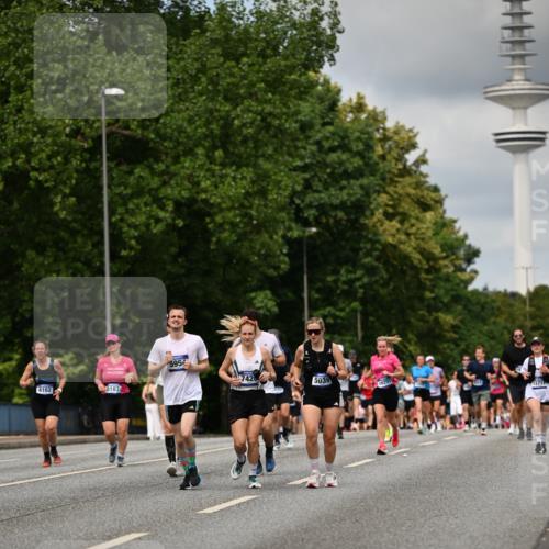 29.06.2025 - hella hamburg halbmarathon Dr. Thomas Lammeyer http://msf.ph/oto/8507604 29.06.2025 10:28:43 Kennedybrücke 1545, 2766, 3579, 4162, 4646, 4993, 5039, 5055, 5160, 5258, 5260, 5954, 7426, 7920, 8141, 8187, 8297, 8717, 8918, 8920, 9603, 11300, 11415 meine-sportfotos.de