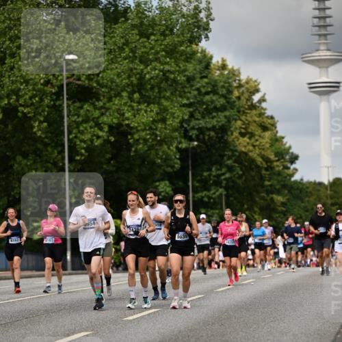 29.06.2025 - hella hamburg halbmarathon Dr. Thomas Lammeyer http://msf.ph/oto/8507623 29.06.2025 10:28:44 Kennedybrücke 1389, 1545, 2766, 3579, 4162, 4646, 4993, 5039, 5055, 5160, 5258, 5260, 5954, 7426, 7920, 8141, 8187, 8297, 8717, 8918, 8920, 9603, 11300, 11415 meine-sportfotos.de