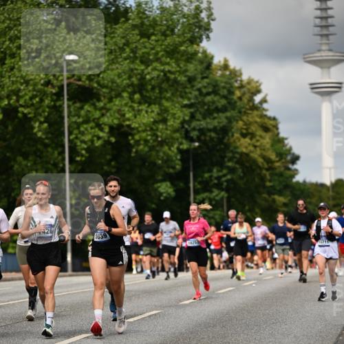 29.06.2025 - hella hamburg halbmarathon Dr. Thomas Lammeyer http://msf.ph/oto/8507673 29.06.2025 10:28:46 Kennedybrücke 1389, 1545, 3579, 4162, 4646, 4993, 5039, 5055, 5160, 5258, 5260, 5954, 7426, 7920, 8141, 8187, 8297, 8717, 8918, 8920, 9603, 11415 meine-sportfotos.de