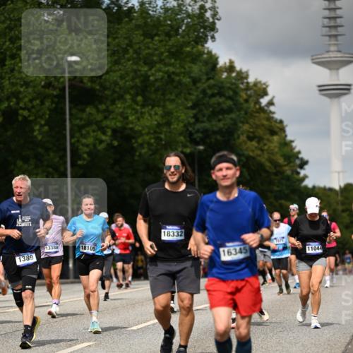 29.06.2025 - hella hamburg halbmarathon Dr. Thomas Lammeyer http://msf.ph/oto/8507832 29.06.2025 10:28:57 Kennedybrücke 1389, 1395, 2477, 2944, 3421, 3786, 4162, 4221, 4646, 4719, 5039, 5260, 5358, 5954, 6524, 6526, 7426, 7528, 7920, 7975, 8167, 8187, 8502, 8918, 8920, 9063, 10907, 11044, 11306, 11347 meine-sportfotos.de