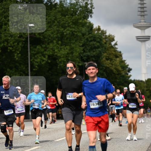 29.06.2025 - hella hamburg halbmarathon Dr. Thomas Lammeyer http://msf.ph/oto/8507834 29.06.2025 10:28:57 Kennedybrücke 1389, 1395, 2477, 2944, 3421, 3786, 4162, 4221, 4646, 4719, 5039, 5260, 5358, 5954, 6524, 6526, 7426, 7528, 7920, 7975, 8167, 8187, 8502, 8918, 8920, 9063, 10907, 11044, 11306, 11347 meine-sportfotos.de
