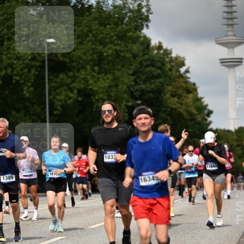 29.06.2025 - hella hamburg halbmarathon Dr. Thomas Lammeyer http://msf.ph/oto/8507836 29.06.2025 10:28:57 Kennedybrücke 1389, 1395, 2477, 2944, 3421, 3786, 4162, 4221, 4646, 4719, 5039, 5260, 5358, 5954, 6524, 6526, 7426, 7528, 7920, 7975, 8167, 8187, 8502, 8918, 8920, 9063, 10907, 11044, 11306, 11347 meine-sportfotos.de