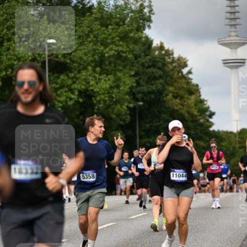 29.06.2025 - hella hamburg halbmarathon Dr. Thomas Lammeyer http://msf.ph/oto/8507890 29.06.2025 10:29:00 Kennedybrücke 1389, 1395, 2477, 2944, 3421, 3786, 4162, 4221, 4719, 5039, 5138, 5358, 5954, 6524, 6526, 7426, 7528, 7920, 7975, 8167, 8187, 8502, 8918, 8920, 9063, 10907, 11044, 11306, 11347 meine-sportfotos.de