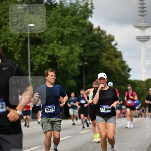 29.06.2025 - hella hamburg halbmarathon Dr. Thomas Lammeyer http://msf.ph/oto/8507895 29.06.2025 10:29:01 Kennedybrücke 1389, 1395, 2477, 2944, 3421, 3786, 4162, 4221, 4719, 5039, 5138, 5358, 5954, 6524, 6526, 7426, 7528, 7920, 7975, 8167, 8187, 8502, 8918, 8920, 9063, 10907, 11044, 11306, 11347 meine-sportfotos.de