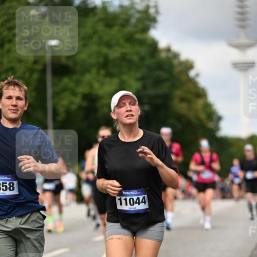 29.06.2025 - hella hamburg halbmarathon Dr. Thomas Lammeyer http://msf.ph/oto/8507950 29.06.2025 10:29:04 Kennedybrücke 1389, 1395, 2132, 2280, 2477, 2944, 3421, 3786, 4162, 4221, 4624, 4719, 5138, 5358, 5829, 5830, 6524, 6526, 7426, 7528, 7920, 7975, 8167, 8187, 8502, 9063, 10907, 11044, 11306, 11347 meine-sportfotos.de