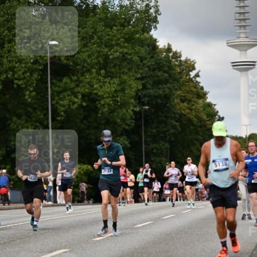 29.06.2025 - hella hamburg halbmarathon Dr. Thomas Lammeyer http://msf.ph/oto/8508134 29.06.2025 10:29:14 Kennedybrücke 1352, 1389, 1395, 2132, 2249, 2280, 2477, 2944, 3343, 3421, 3786, 4221, 4624, 4719, 5138, 5358, 5829, 5830, 6261, 6524, 6526, 7528, 7975, 8167, 8502, 9063, 10907, 11044, 11306, 11347 meine-sportfotos.de