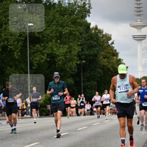 29.06.2025 - hella hamburg halbmarathon Dr. Thomas Lammeyer http://msf.ph/oto/8508145 29.06.2025 10:29:15 Kennedybrücke 1352, 1395, 2132, 2249, 2280, 2477, 2944, 3343, 3421, 3786, 4221, 4624, 4719, 5138, 5358, 5829, 5830, 6261, 6524, 6526, 7528, 7975, 8167, 8502, 9063, 10907, 11044, 11306, 11347 meine-sportfotos.de