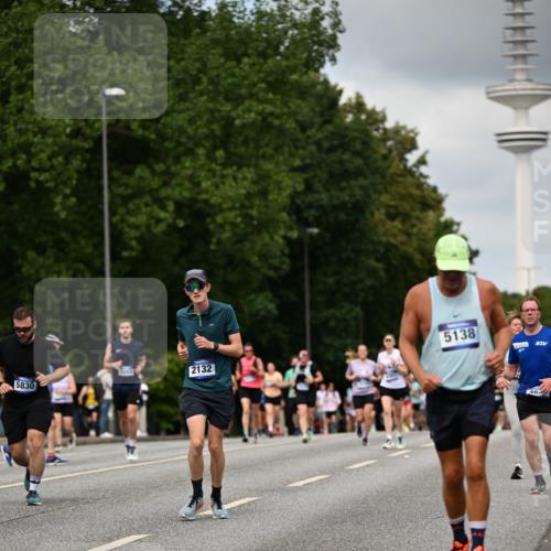 29.06.2025 - hella hamburg halbmarathon Dr. Thomas Lammeyer http://msf.ph/oto/8508150 29.06.2025 10:29:15 Kennedybrücke 1352, 1395, 2132, 2249, 2280, 2477, 2944, 3343, 3421, 3786, 4221, 4624, 4719, 5138, 5358, 5829, 5830, 6261, 6524, 6526, 7528, 7975, 8167, 8502, 9063, 10907, 11044, 11306, 11347 meine-sportfotos.de