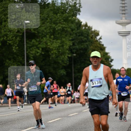 29.06.2025 - hella hamburg halbmarathon Dr. Thomas Lammeyer http://msf.ph/oto/8508178 29.06.2025 10:29:16 Kennedybrücke 1352, 1395, 2132, 2249, 2280, 2477, 2944, 3343, 3421, 3786, 4221, 4624, 4719, 5138, 5358, 5829, 5830, 6261, 6524, 6526, 7528, 7975, 8167, 8502, 9063, 10907, 11044, 11306, 11347 meine-sportfotos.de