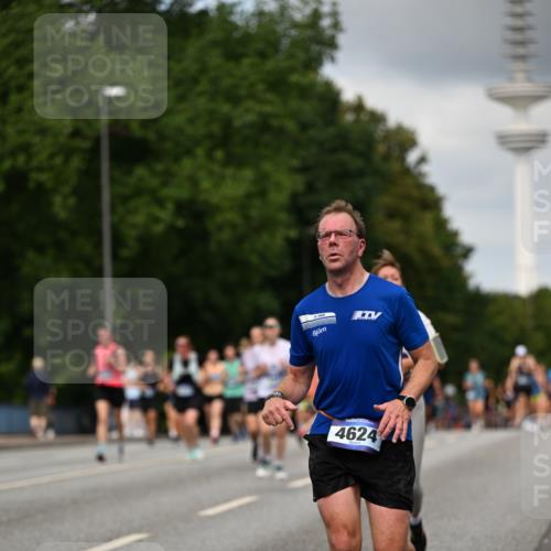29.06.2025 - hella hamburg halbmarathon Dr. Thomas Lammeyer http://msf.ph/oto/8508220 29.06.2025 10:29:20 Kennedybrücke 1352, 1395, 2132, 2249, 2280, 2477, 3132, 3343, 3421, 3786, 4111, 4221, 4624, 5138, 5829, 5830, 6261, 6524, 6526, 7528, 7975, 8083, 8167, 8502, 9063, 11306, 11347 meine-sportfotos.de