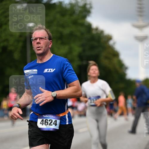 29.06.2025 - hella hamburg halbmarathon Dr. Thomas Lammeyer http://msf.ph/oto/8508244 29.06.2025 10:29:22 Kennedybrücke 1352, 1395, 2132, 2249, 2280, 2477, 3132, 3343, 3786, 4008, 4010, 4111, 4221, 4624, 5138, 5829, 5830, 6261, 6524, 6526, 7528, 7975, 8083, 8502, 9063, 9927, 11306, 11347 meine-sportfotos.de