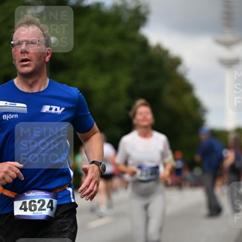29.06.2025 - hella hamburg halbmarathon Dr. Thomas Lammeyer http://msf.ph/oto/8508250 29.06.2025 10:29:22 Kennedybrücke 1352, 1395, 2132, 2249, 2280, 2477, 3132, 3343, 3786, 4008, 4010, 4111, 4221, 4624, 5138, 5829, 5830, 6261, 6524, 6526, 7528, 7975, 8083, 8502, 9063, 9927, 11306, 11347 meine-sportfotos.de