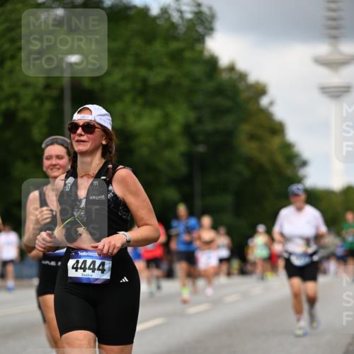 29.06.2025 - hella hamburg halbmarathon Dr. Thomas Lammeyer http://msf.ph/oto/8508587 29.06.2025 10:29:53 Kennedybrücke 1093, 1627, 1740, 2000, 2278, 3053, 3099, 3113, 3920, 4444, 4797, 5814, 6869, 7778, 8276, 8357, 8962, 11157, 11400 meine-sportfotos.de