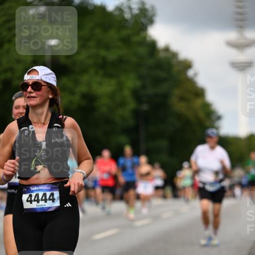 29.06.2025 - hella hamburg halbmarathon Dr. Thomas Lammeyer http://msf.ph/oto/8508592 29.06.2025 10:29:53 Kennedybrücke 1093, 1627, 1740, 2000, 2278, 3053, 3099, 3113, 3920, 4444, 4797, 5814, 6869, 7778, 8276, 8357, 8962, 11157, 11400 meine-sportfotos.de