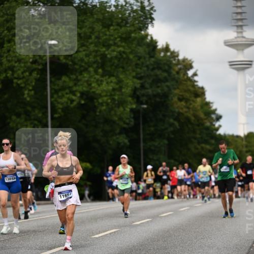 29.06.2025 - hella hamburg halbmarathon Dr. Thomas Lammeyer http://msf.ph/oto/8508682 29.06.2025 10:30:00 Kennedybrücke 1093, 1305, 1627, 1740, 2000, 2278, 3053, 3099, 3113, 3920, 3961, 3963, 4444, 5814, 6663, 6869, 7778, 8357, 9186, 11157, 11400 meine-sportfotos.de