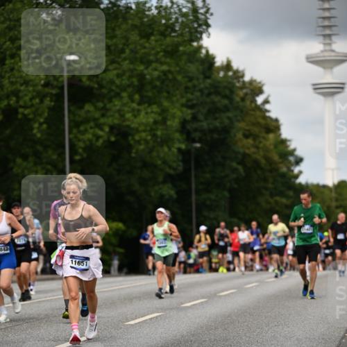 29.06.2025 - hella hamburg halbmarathon Dr. Thomas Lammeyer http://msf.ph/oto/8508686 29.06.2025 10:30:00 Kennedybrücke 1093, 1305, 1627, 1740, 2000, 2278, 3053, 3099, 3113, 3920, 3961, 3963, 4444, 5814, 6663, 6869, 7778, 8357, 9186, 11157, 11400 meine-sportfotos.de