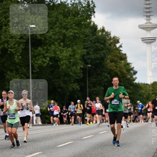29.06.2025 - hella hamburg halbmarathon Dr. Thomas Lammeyer http://msf.ph/oto/8508726 29.06.2025 10:30:04 Kennedybrücke 1093, 1305, 1627, 1740, 2000, 2278, 3053, 3920, 3961, 3963, 4444, 5028, 6663, 6869, 8357, 9186, 11157, 11400 meine-sportfotos.de