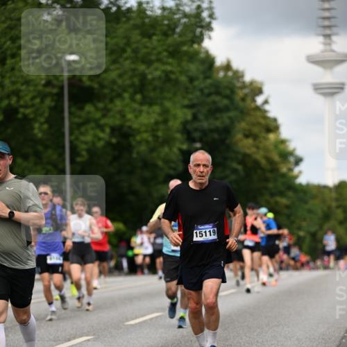 29.06.2025 - hella hamburg halbmarathon Dr. Thomas Lammeyer http://msf.ph/oto/8508821 29.06.2025 10:30:13 Kennedybrücke 1093, 1305, 1740, 2278, 3765, 3961, 3963, 4378, 5028, 5564, 6478, 6663, 6869, 8079, 8357, 8881, 9186, 10219, 10845, 10846, 11400 meine-sportfotos.de